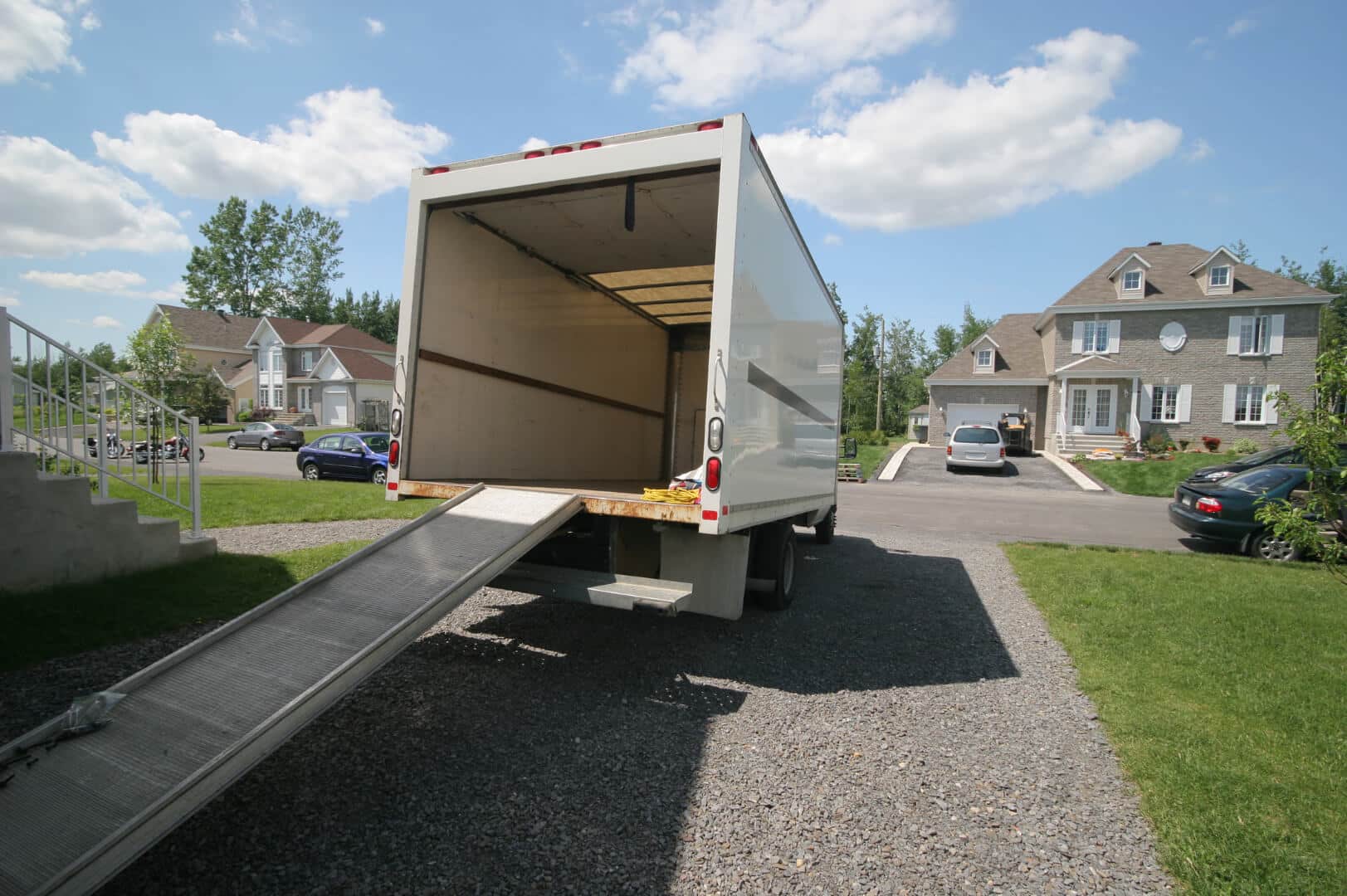 Loading and Unloading for Long Distance Move
